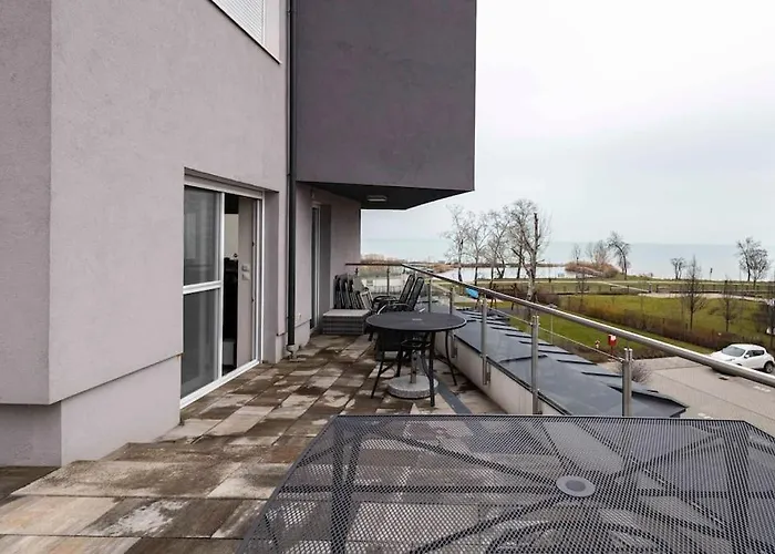 Silver Seaside Apartment